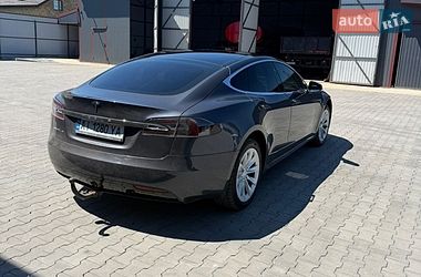 Лифтбек Tesla Model S 2017 в Умани
