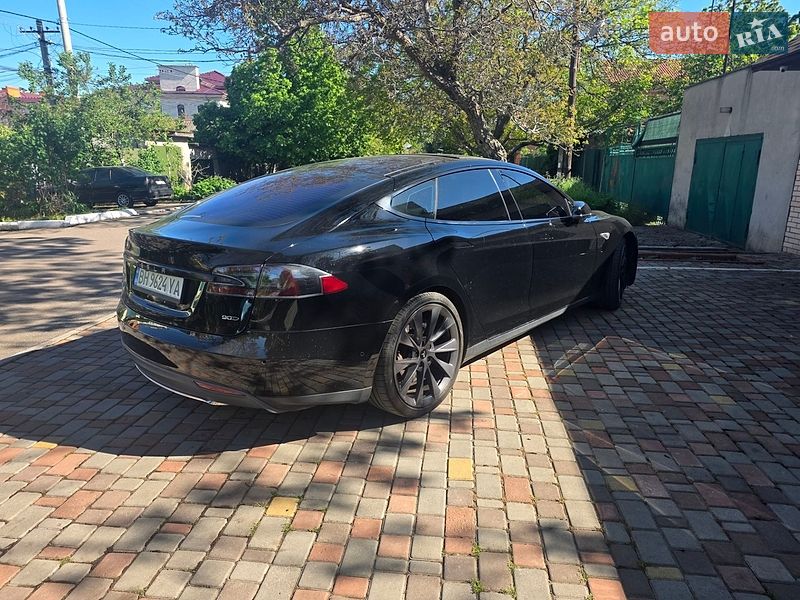 Лифтбек Tesla Model S 2015 в Одессе