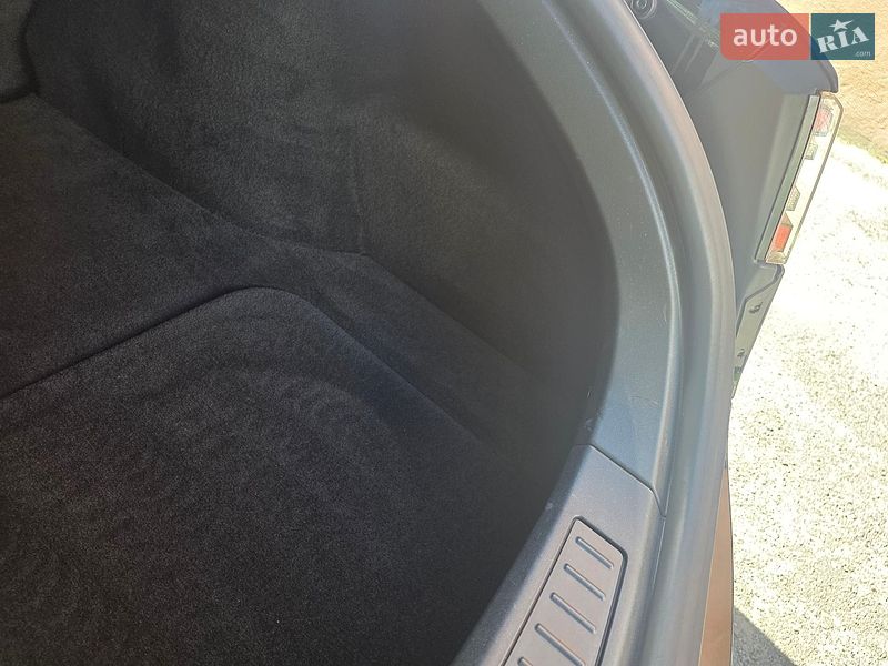 Лифтбек Tesla Model S 2015 в Одессе