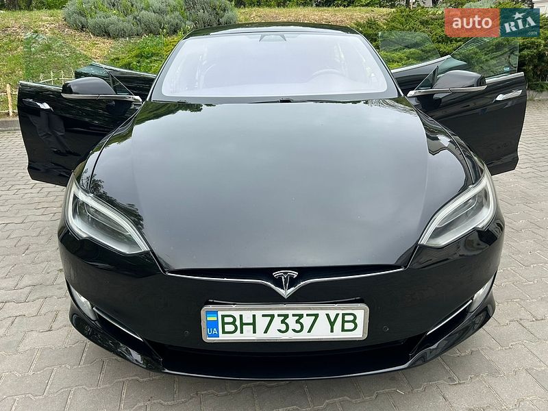 Ліфтбек Tesla Model S 2018 в Одесі