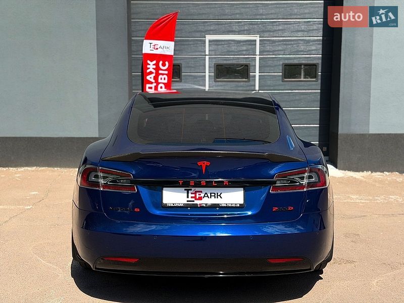 Лифтбек Tesla Model S 2018 в Киеве