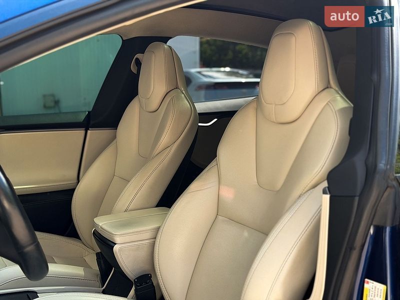 Лифтбек Tesla Model S 2018 в Киеве