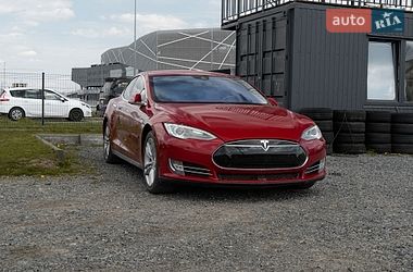 Лифтбек Tesla Model S 2014 в Львове