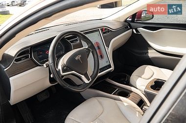 Лифтбек Tesla Model S 2014 в Львове