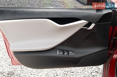 Лифтбек Tesla Model S 2014 в Львове