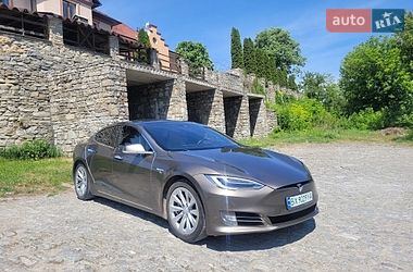 Ліфтбек Tesla Model S 2016 в Кам'янець-Подільському