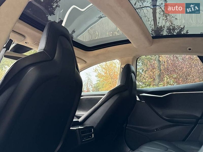Лифтбек Tesla Model S 2014 в Харькове фото 17 Лифтбек Tesla Model S 2014 в Харькове