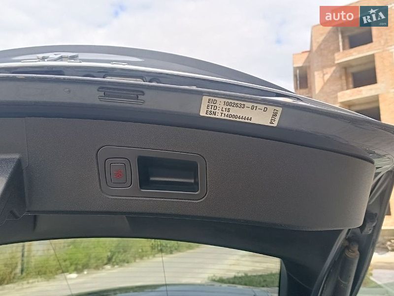Лифтбек Tesla Model S 2014 в Ровно