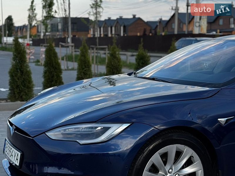 Лифтбек Tesla Model S 2016 в Виннице