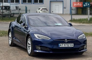Лифтбек Tesla Model S 2017 в Ивано-Франковске
