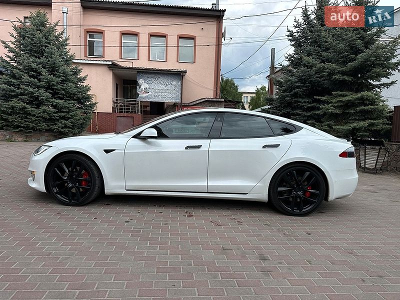 Лифтбек Tesla Model S 2018 в Василькове