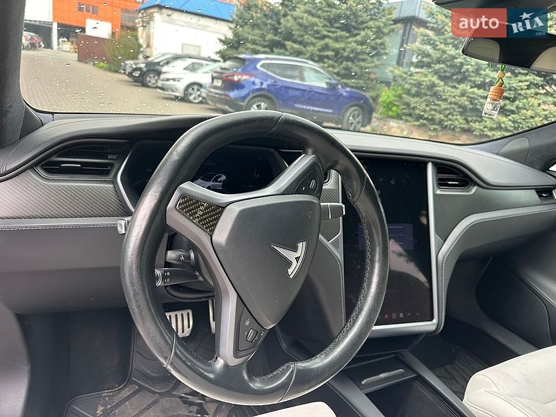 Лифтбек Tesla Model S 2018 в Василькове