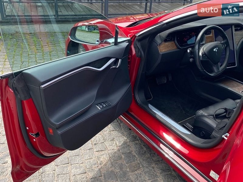 Лифтбек Tesla Model S 2019 в Полтаве