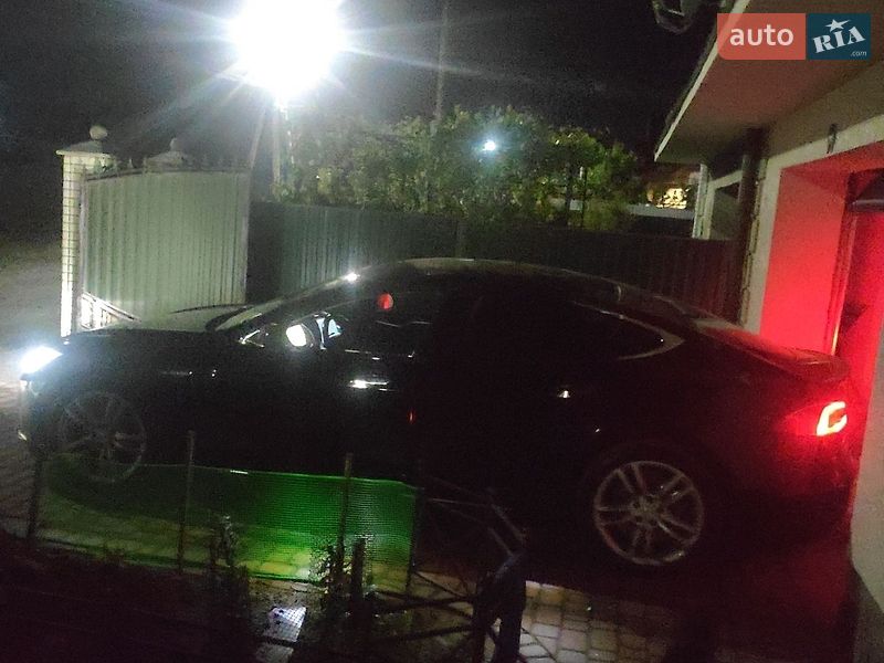 Лифтбек Tesla Model S 2013 в Коломые