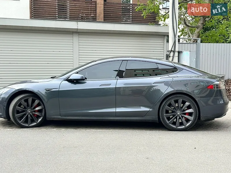 Tesla Model S 2014
