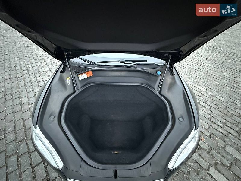 Лифтбек Tesla Model S 2015 в Харькове