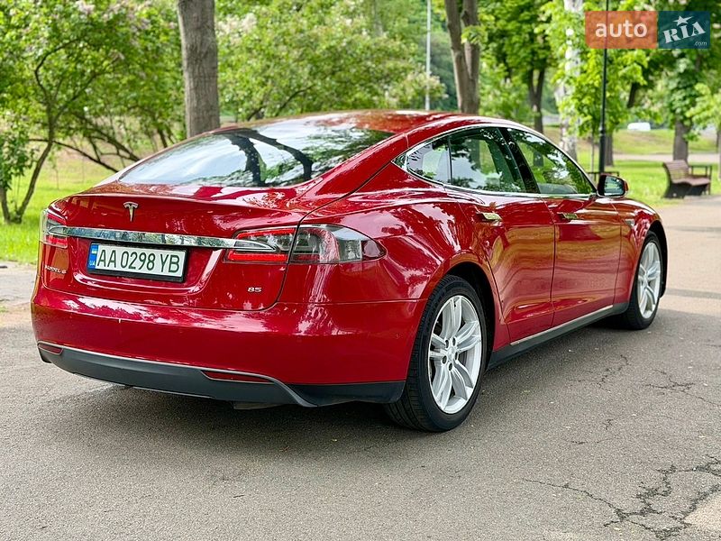 Ліфтбек Tesla Model S 2014 в Києві фото 10 Ліфтбек Tesla Model S 2014 в Києві