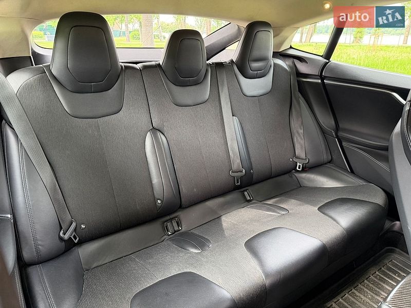 Ліфтбек Tesla Model S 2014 в Києві фото 18 Ліфтбек Tesla Model S 2014 в Києві