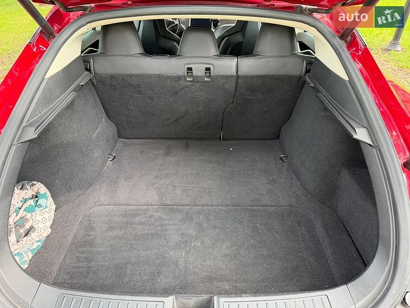 Ліфтбек Tesla Model S 2014 в Києві фото 21 Ліфтбек Tesla Model S 2014 в Києві