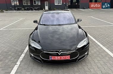 Ліфтбек Tesla Model S 2013 в Дубні