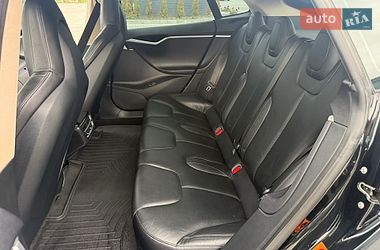 Ліфтбек Tesla Model S 2013 в Дубні