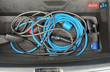 Ліфтбек Tesla Model S 2013 в Дубні