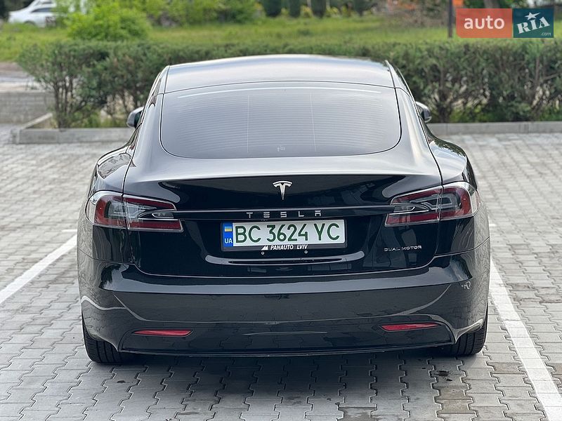 Ліфтбек Tesla Model S 2020 в Шептицькому
