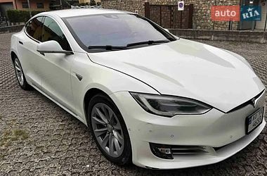 Лифтбек Tesla Model S 2016 в Одессе