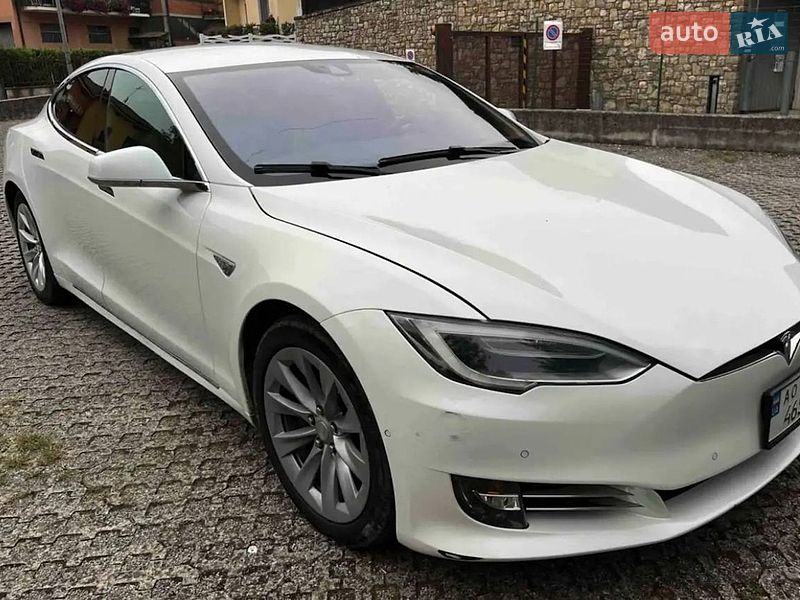 Tesla Model S 2016