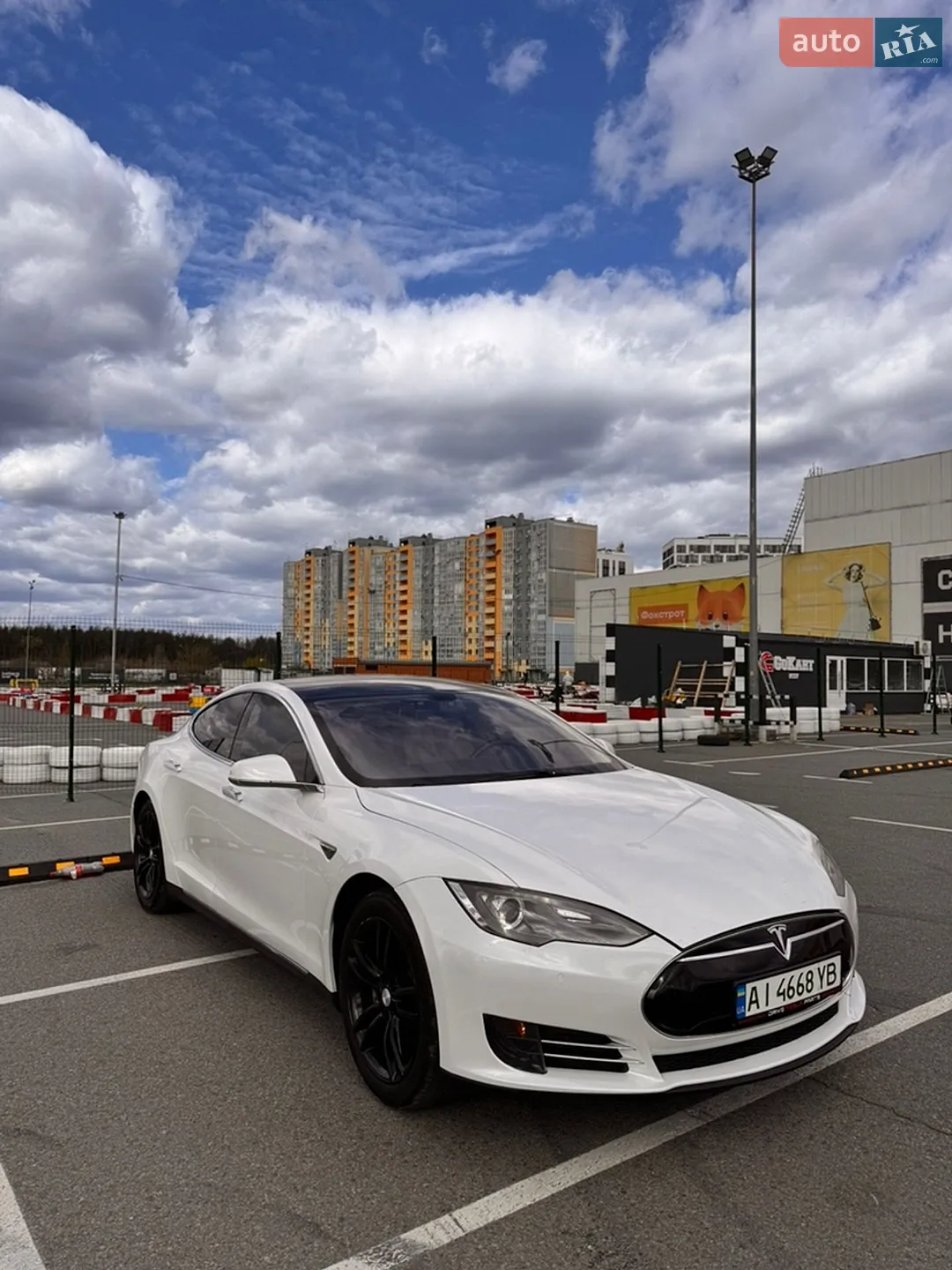2014 Tesla Model S - мініатюра 2