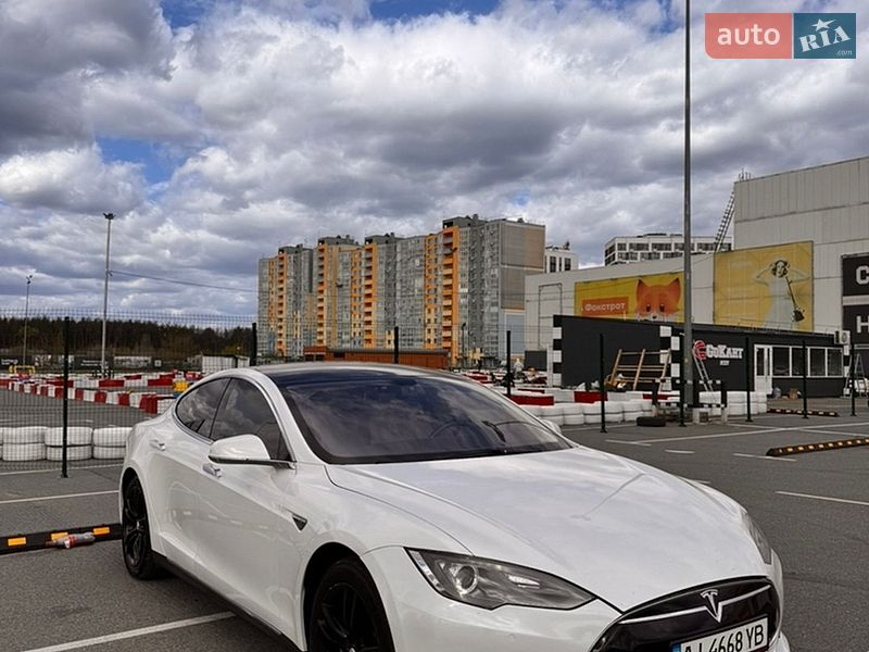 Ліфтбек Tesla Model S 2014 в Києві фото 2 Ліфтбек Tesla Model S 2014 в Києві