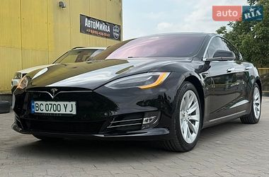 Ліфтбек Tesla Model S 2018 в Львові