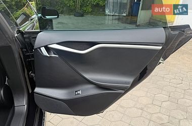 Ліфтбек Tesla Model S 2018 в Львові