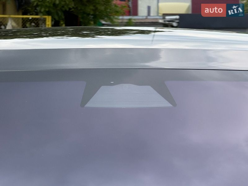 Ліфтбек Tesla Model S 2018 в Львові