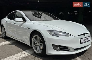 Ліфтбек Tesla Model S 2015 в Києві