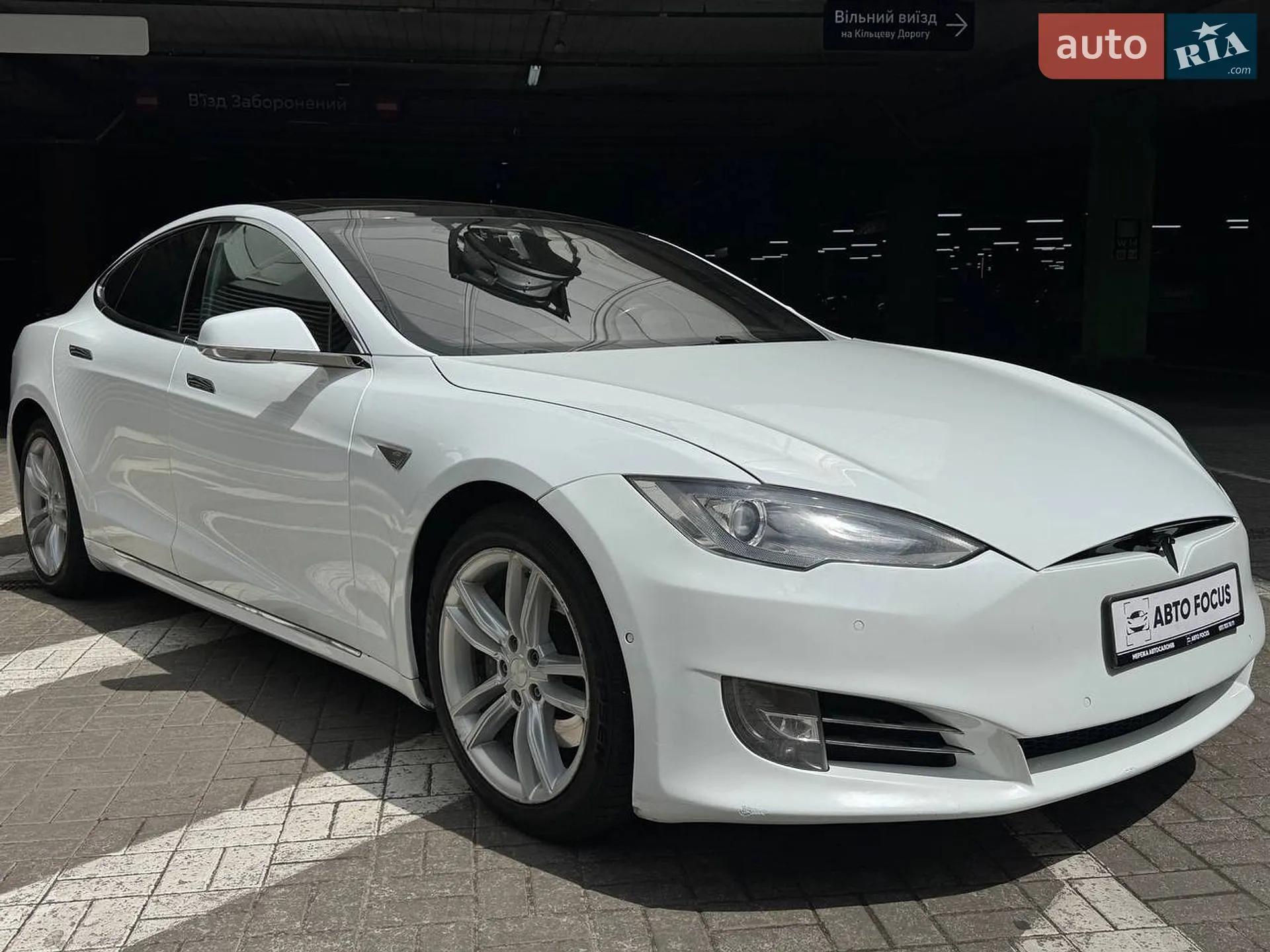 2015 Tesla Model S - мініатюра 2