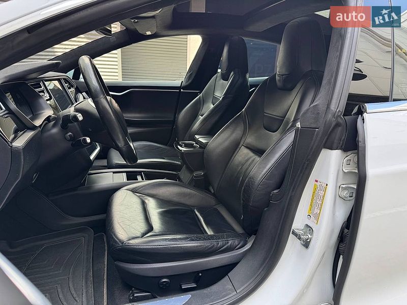 Ліфтбек Tesla Model S 2015 в Києві