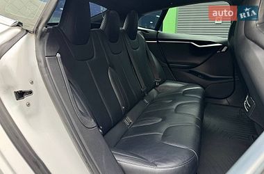 Ліфтбек Tesla Model S 2015 в Києві