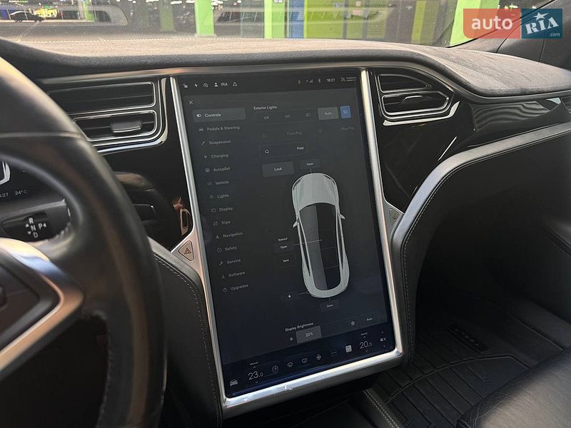 Ліфтбек Tesla Model S 2015 в Києві