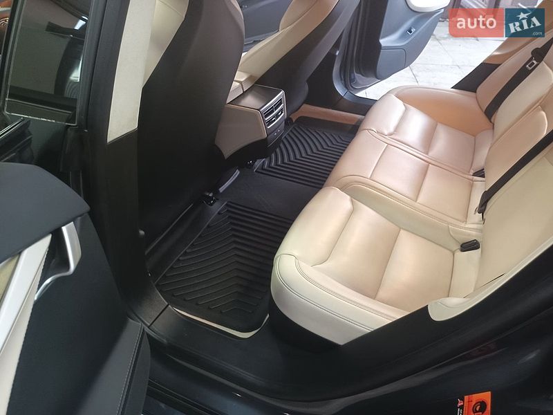 Лифтбек Tesla Model S 2017 в Борисполе