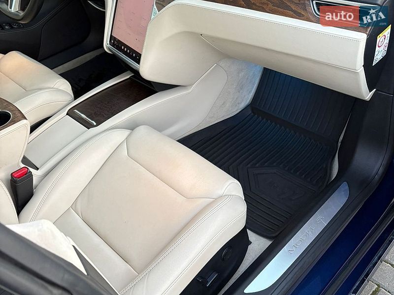 Ліфтбек Tesla Model S 2018 в Рівному фото 18 Ліфтбек Tesla Model S 2018 в Рівному