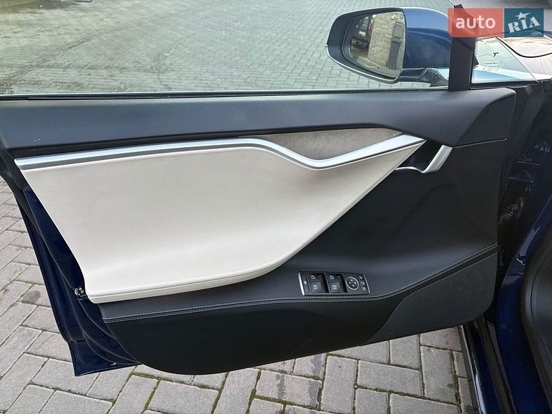 Ліфтбек Tesla Model S 2018 в Рівному фото 22 Ліфтбек Tesla Model S 2018 в Рівному