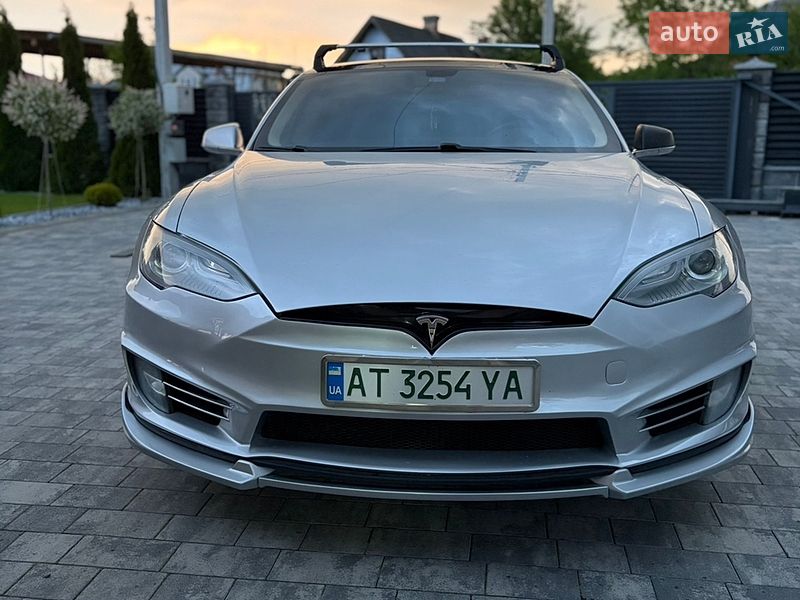 Лифтбек Tesla Model S 2013 в Рогатине
