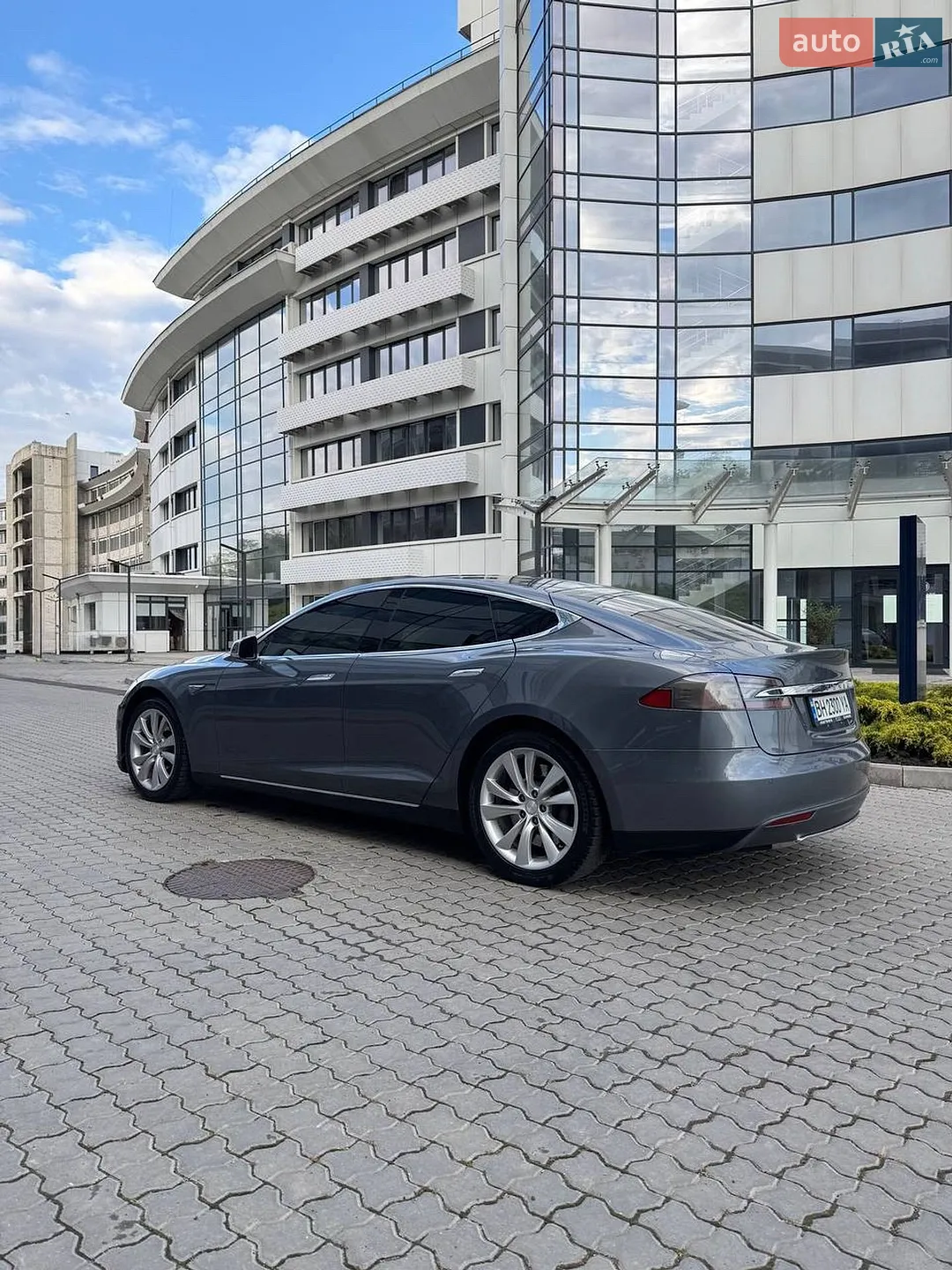 2014 Tesla Model S - мініатюра 3