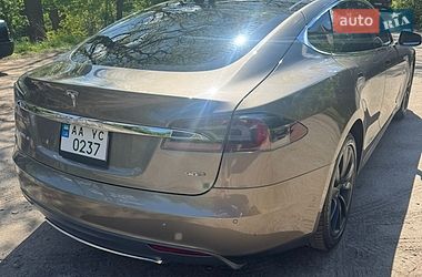 Лифтбек Tesla Model S 2015 в Киеве фото 13 Лифтбек Tesla Model S 2015 в Киеве