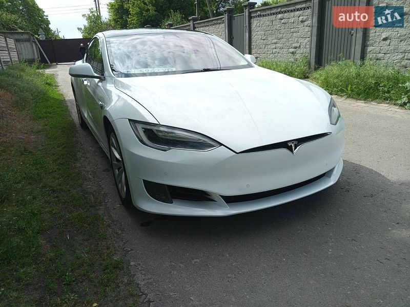 Tesla Model S 2017
