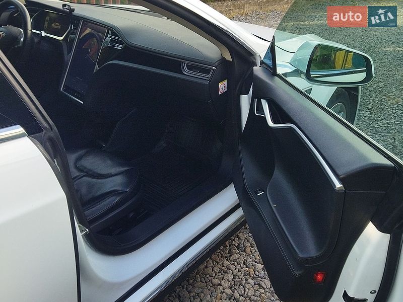 Лифтбек Tesla Model S 2014 в Хмельницком фото 6 Лифтбек Tesla Model S 2014 в Хмельницком