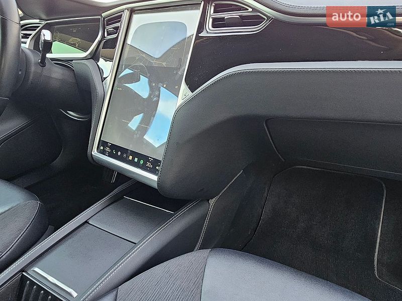 Лифтбек Tesla Model S 2013 в Тернополе