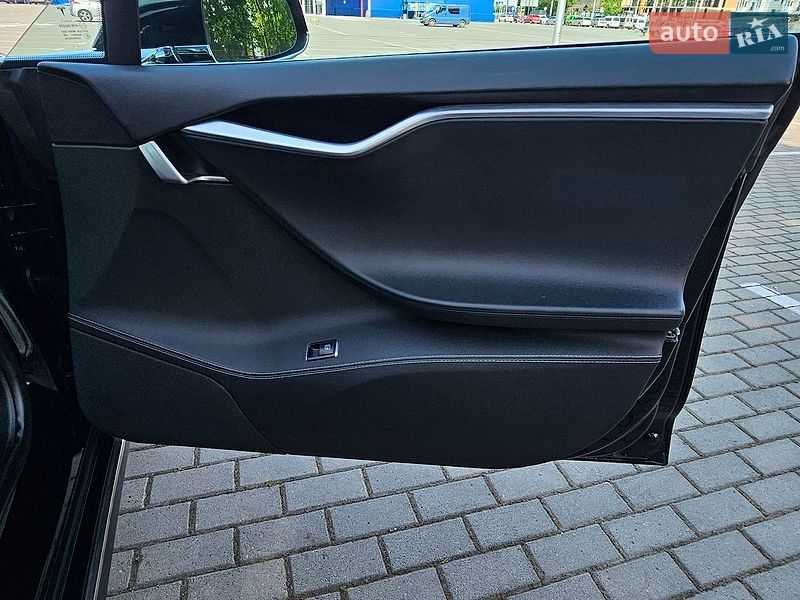 Лифтбек Tesla Model S 2013 в Тернополе