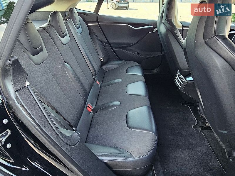 Лифтбек Tesla Model S 2013 в Тернополе